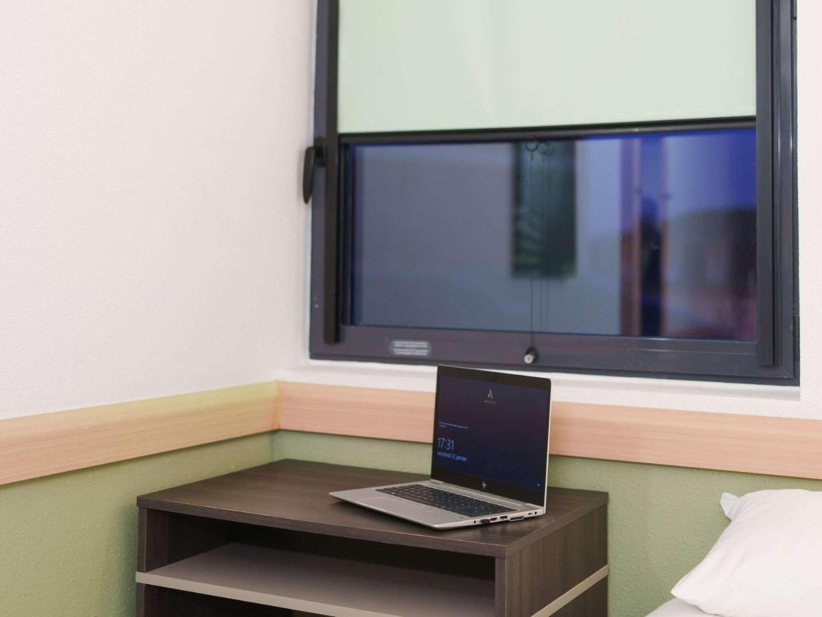 Ibis Budget Saint-Quentin Centre Gare Exterior foto
